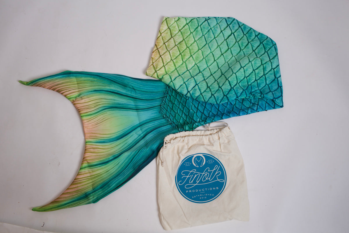 Shoal Green Discovery Tail Size Small (Sample Sale)